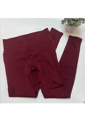 Lululemon Reveal 7/8 25” Tight Deep Rouge Size Small